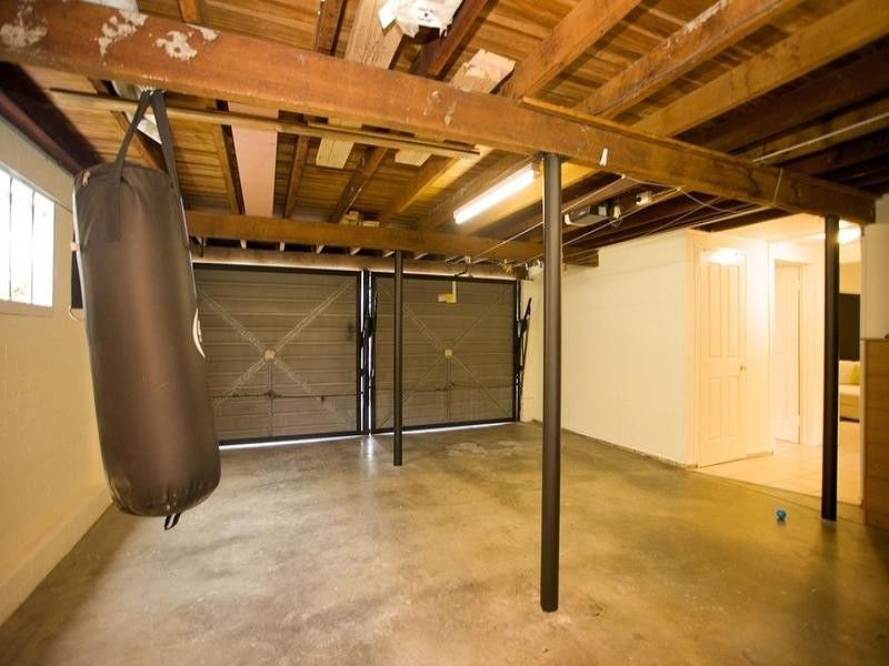 204 Broadwater Road, Mansfield QLD 4122