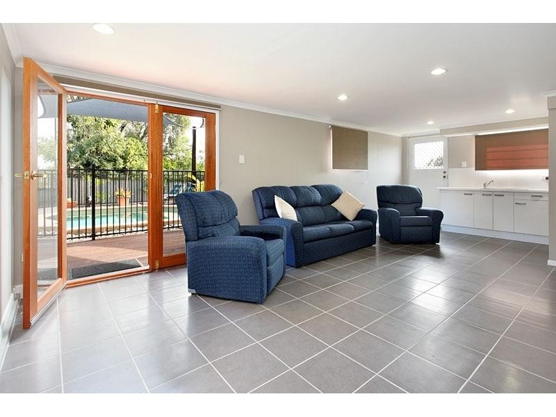 15 Bentley Court, Mansfield QLD 4122