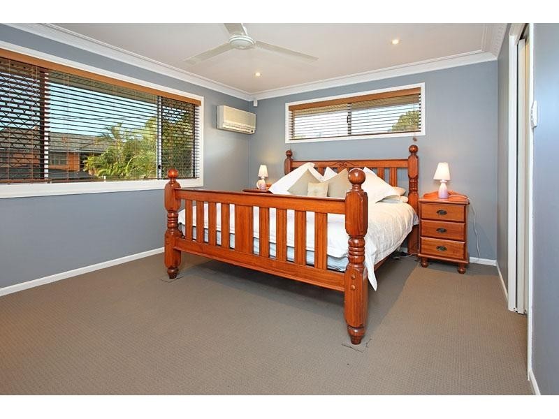 8 Denton Street, Wishart QLD 4122