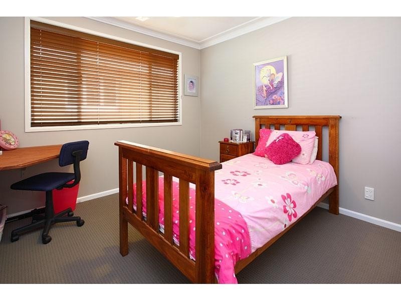 8 Denton Street, Wishart QLD 4122