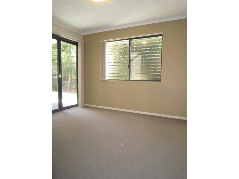 8/6 Omeo Street, Macgregor QLD 4109