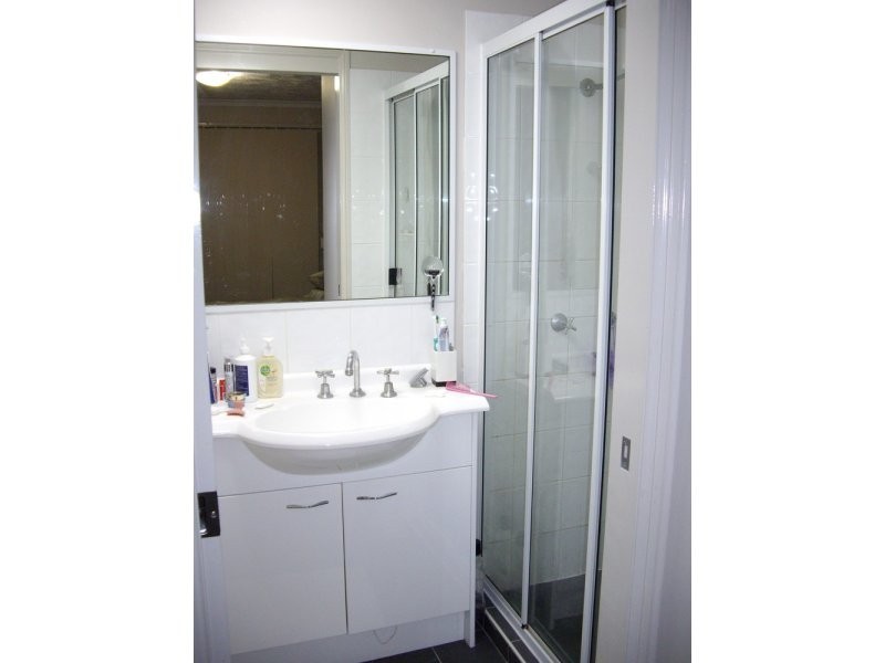 8/6 Omeo Street, Macgregor QLD 4109