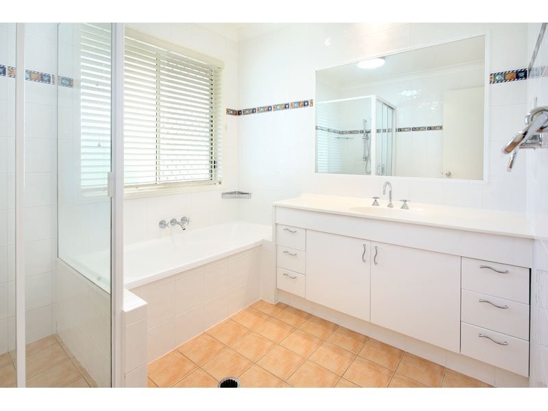 16 Ingluna Circuit, Eight Mile Plains QLD 4113