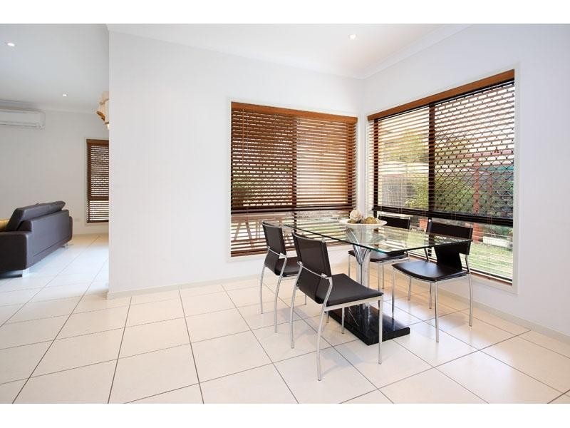 127 Tristania Way, Mount Gravatt East QLD 4122