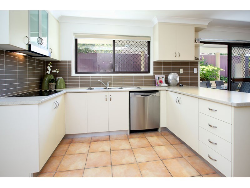 25 Holder Street, Wishart QLD 4122