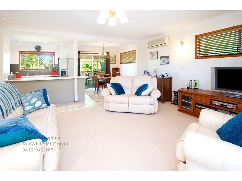 11 Fernshaw Street, Macgregor QLD 4109