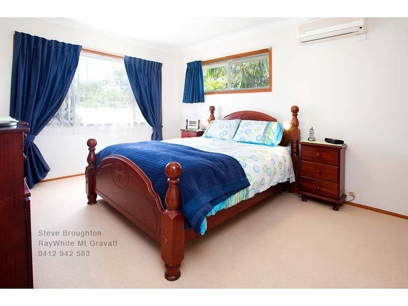 11 Fernshaw Street, Macgregor QLD 4109