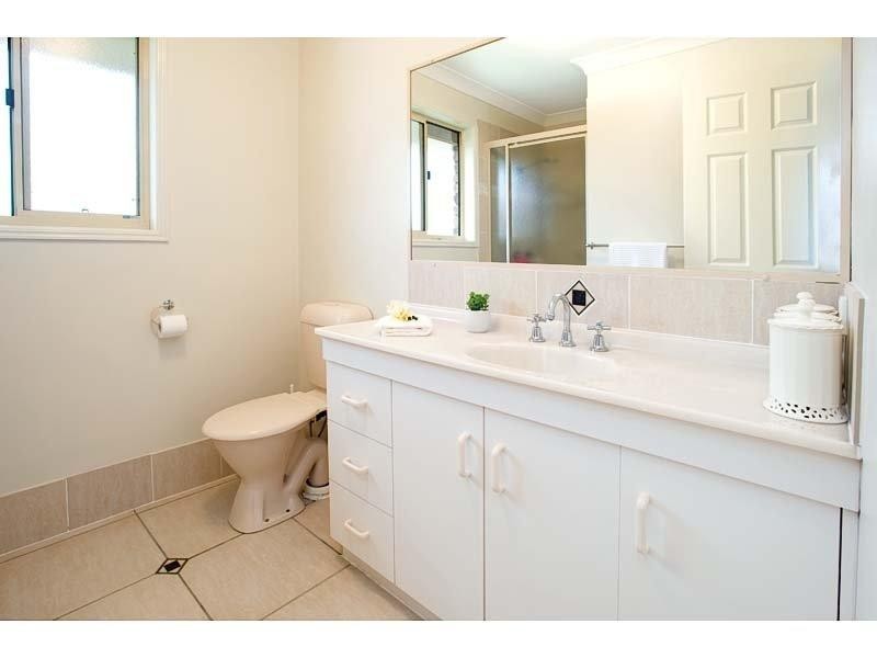 65 Blue Grass Crescent, Eight Mile Plains QLD 4113