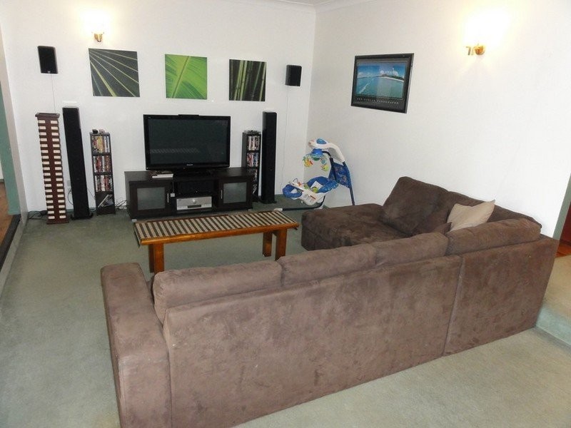 10 Winthrop Street, Wishart QLD 4122