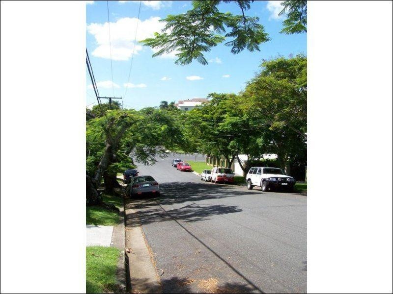 36 Philip Street, Hawthorne QLD 4171