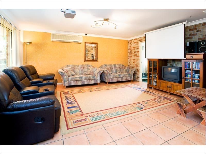 20 Chanel Crescent, Eight Mile Plains QLD 4113