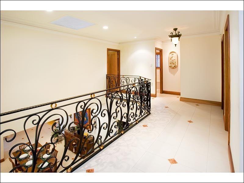 39 Coneyhurst Crescent, Carindale QLD 4152