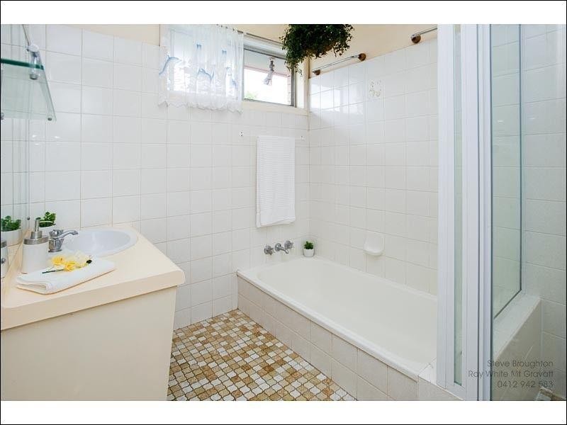 19 Tandanya Street, Mansfield QLD 4122