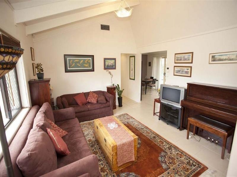 5 Gamenya Drive, Springwood QLD 4127