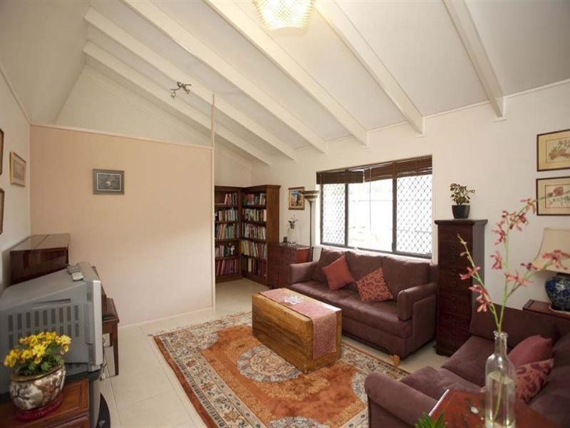 5 Gamenya Drive, Springwood QLD 4127