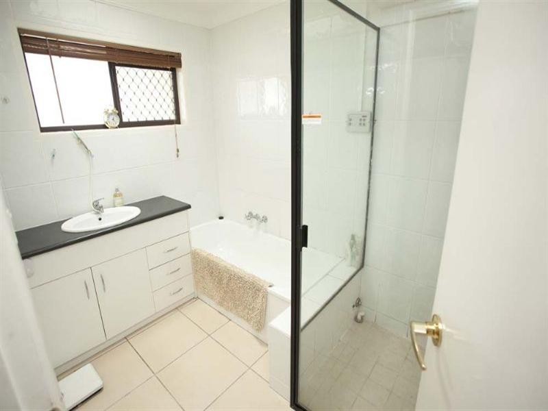 5 Gamenya Drive, Springwood QLD 4127