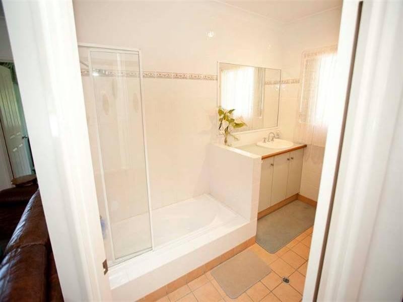 14 Gower Street, Holland Park West QLD 4121