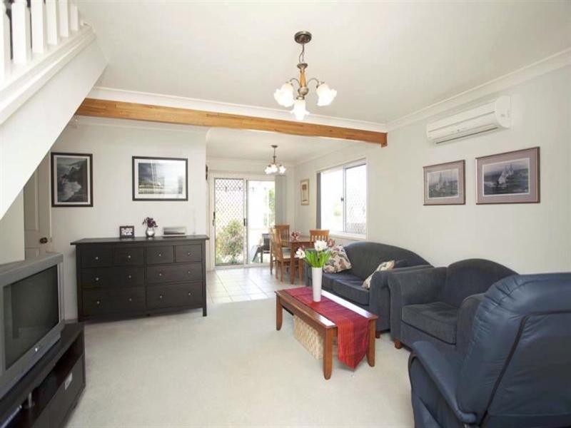 2/19 Likala Street, Wishart QLD 4122