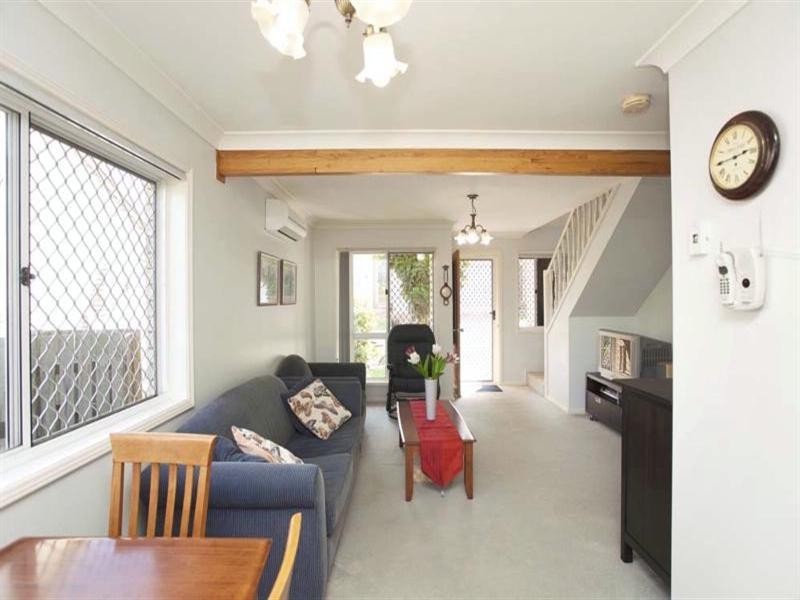 2/19 Likala Street, Wishart QLD 4122