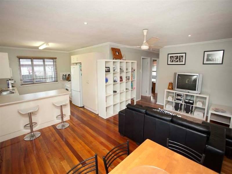 62 Wemvern Street, Upper Mount Gravatt QLD 4122