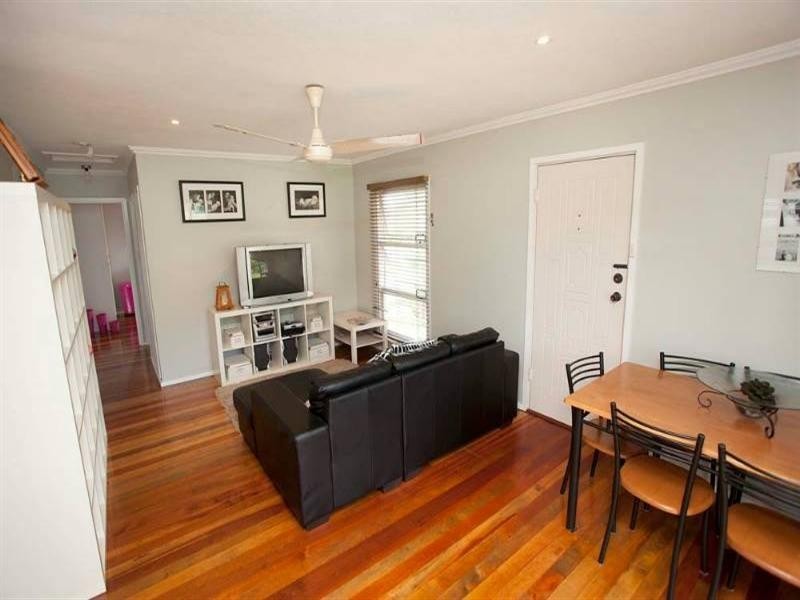 62 Wemvern Street, Upper Mount Gravatt QLD 4122