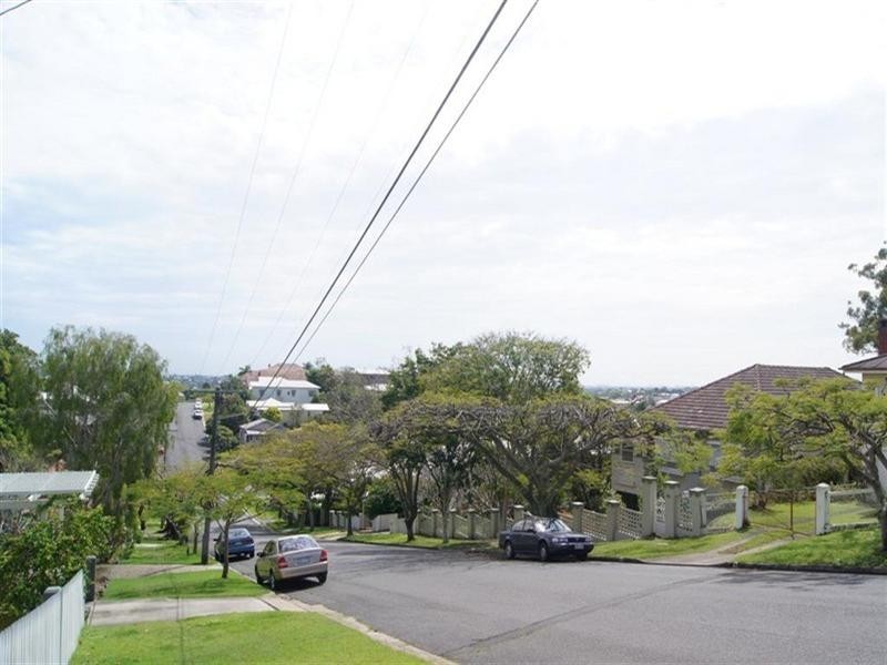 19 Philip Street, Hawthorne QLD 4171