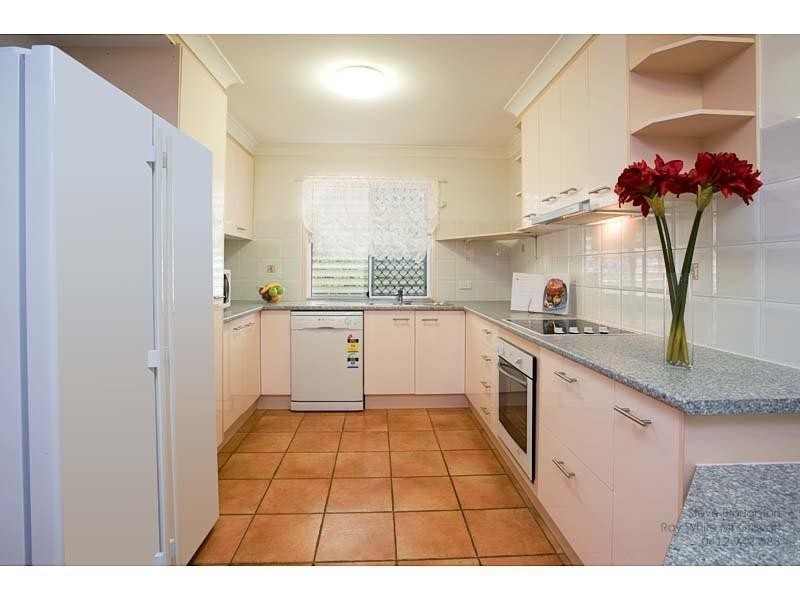 3 Hythe Street, Mansfield QLD 4122