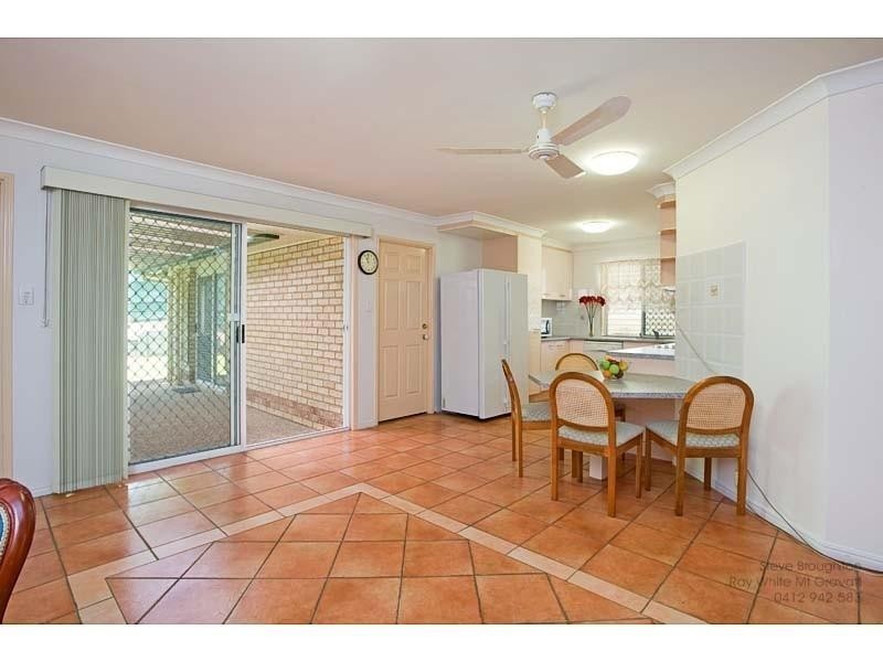 3 Hythe Street, Mansfield QLD 4122