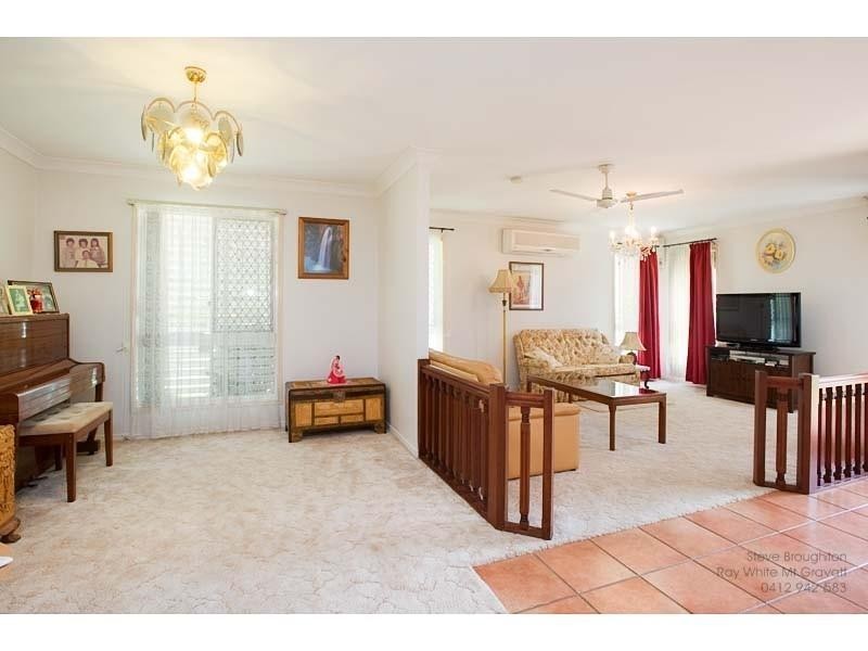 3 Hythe Street, Mansfield QLD 4122