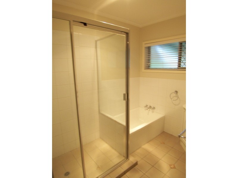 11 McCracken Street, Wishart QLD 4122