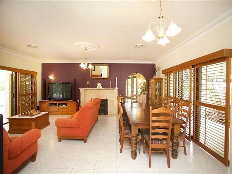 32 Oakridge Street, Burbank QLD 4156