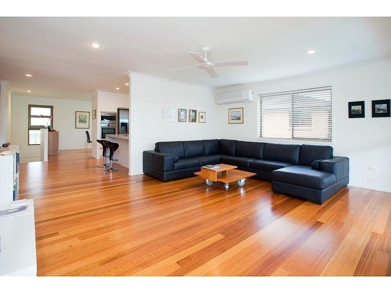 27 Panama Street, Wishart QLD 4122