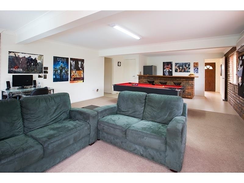 27 Panama Street, Wishart QLD 4122