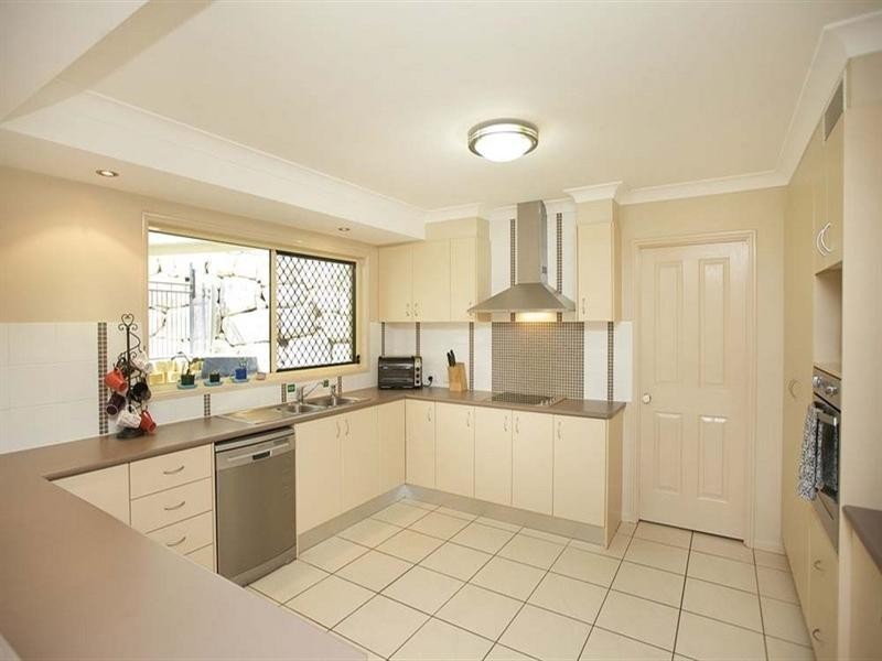 19 Mozart Place, Mackenzie QLD 4156