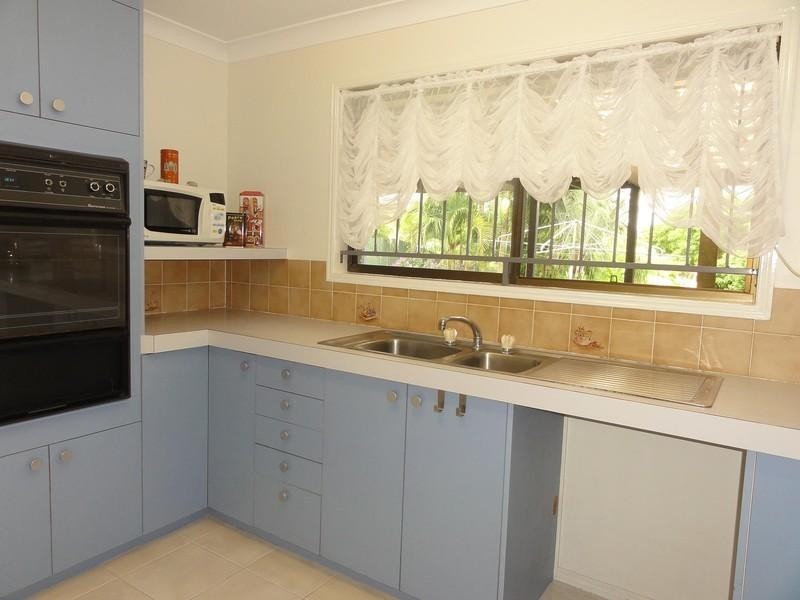 11 Madrid Court, Wishart QLD 4122