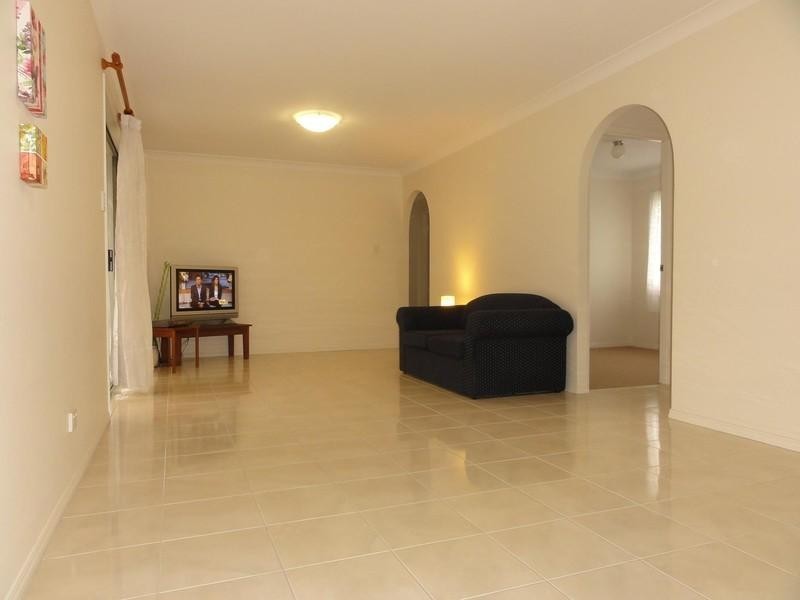 11 Madrid Court, Wishart QLD 4122