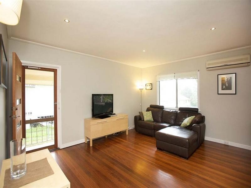 38 Wemvern Street, Upper Mount Gravatt QLD 4122