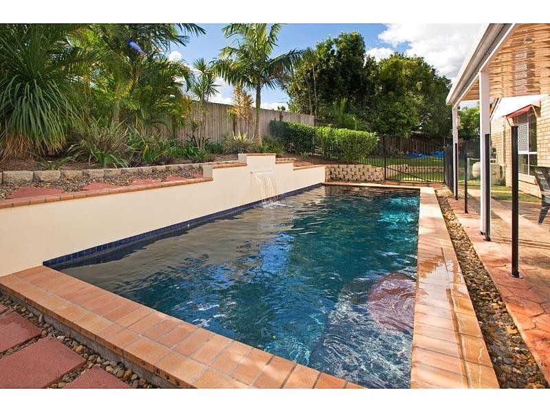 17 Parakeet Close, Wishart QLD 4122