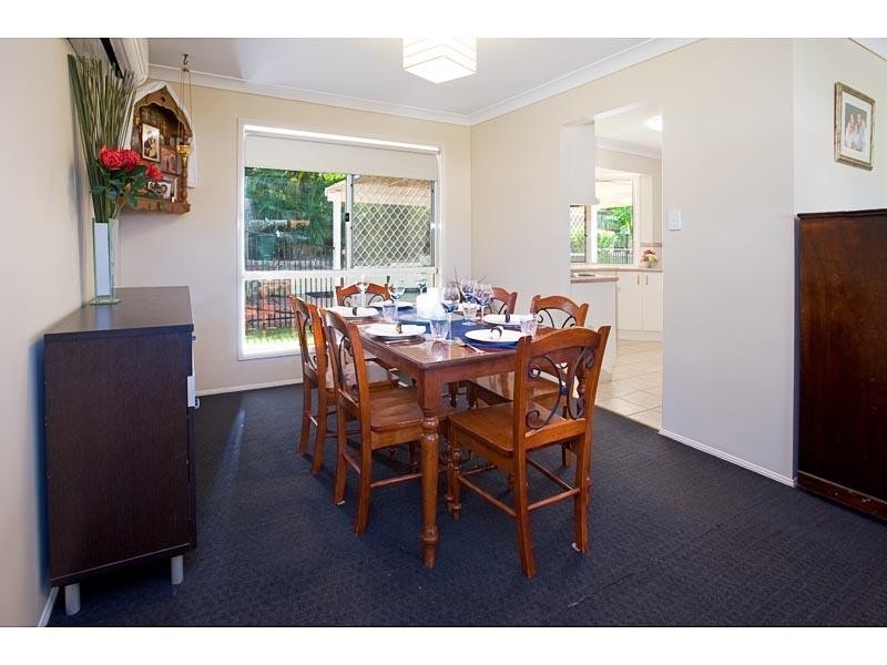 17 Parakeet Close, Wishart QLD 4122