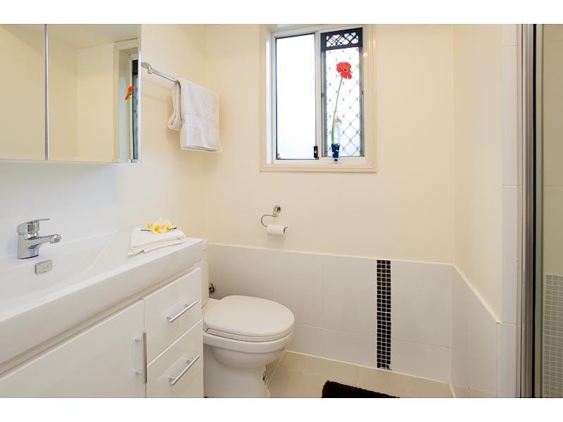 17 Parakeet Close, Wishart QLD 4122