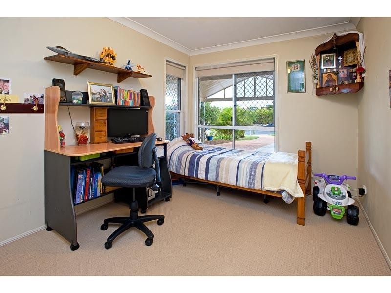 17 Parakeet Close, Wishart QLD 4122