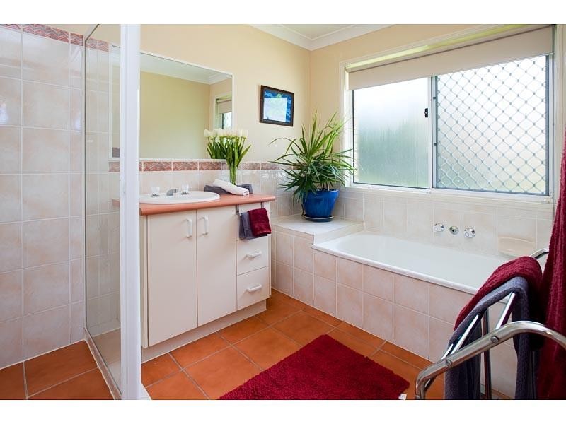 17 Parakeet Close, Wishart QLD 4122