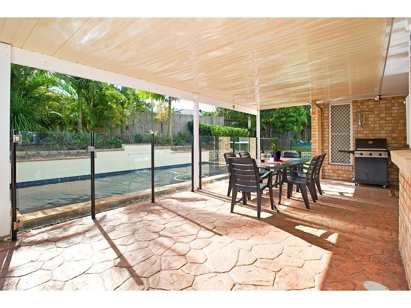 17 Parakeet Close, Wishart QLD 4122