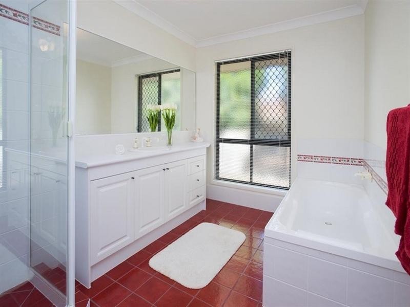 76 Delavan Street, Wishart QLD 4122