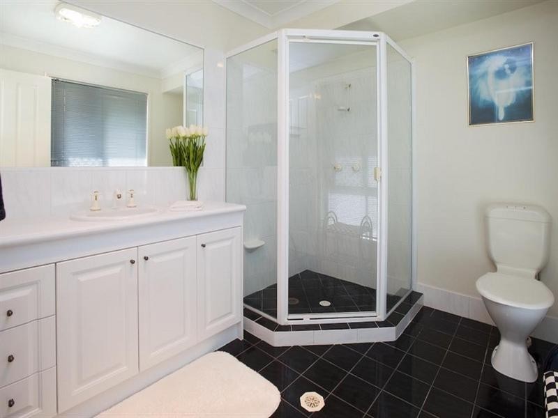 76 Delavan Street, Wishart QLD 4122