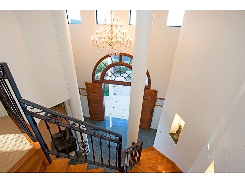 35 Holborn Crescent, Carindale QLD 4152