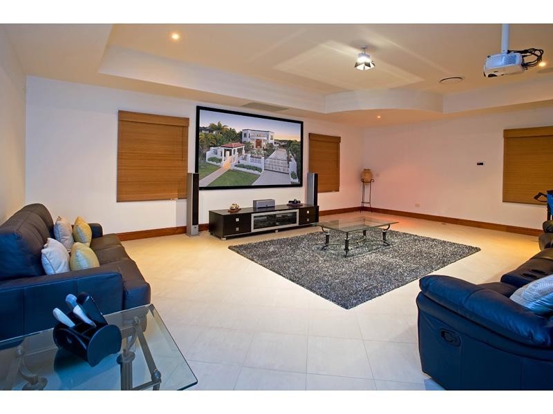 35 Holborn Crescent, Carindale QLD 4152