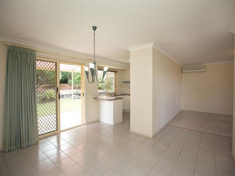 26 Mindona Street, Wishart QLD 4122