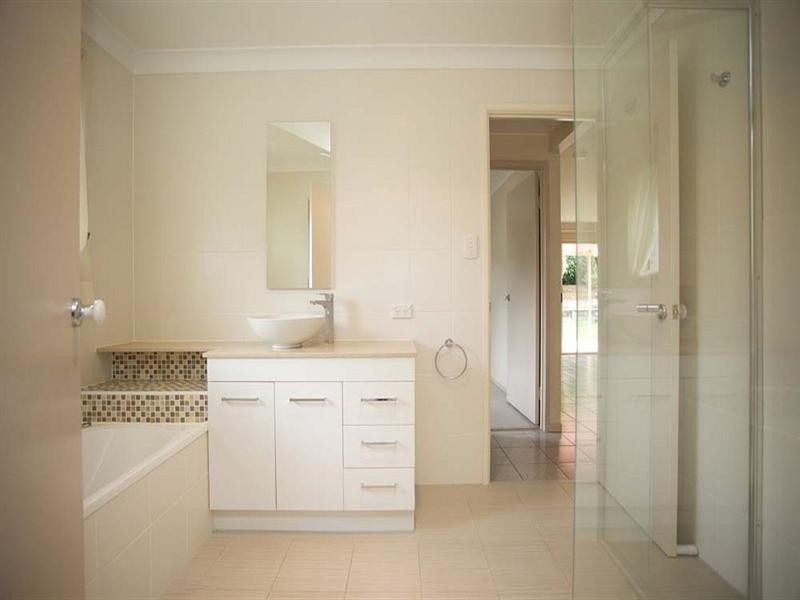 26 Mindona Street, Wishart QLD 4122