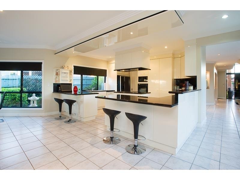 20 Holborn Crescent, Carindale QLD 4152